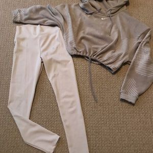 Nike Therma Fit Woman’s Nike Set